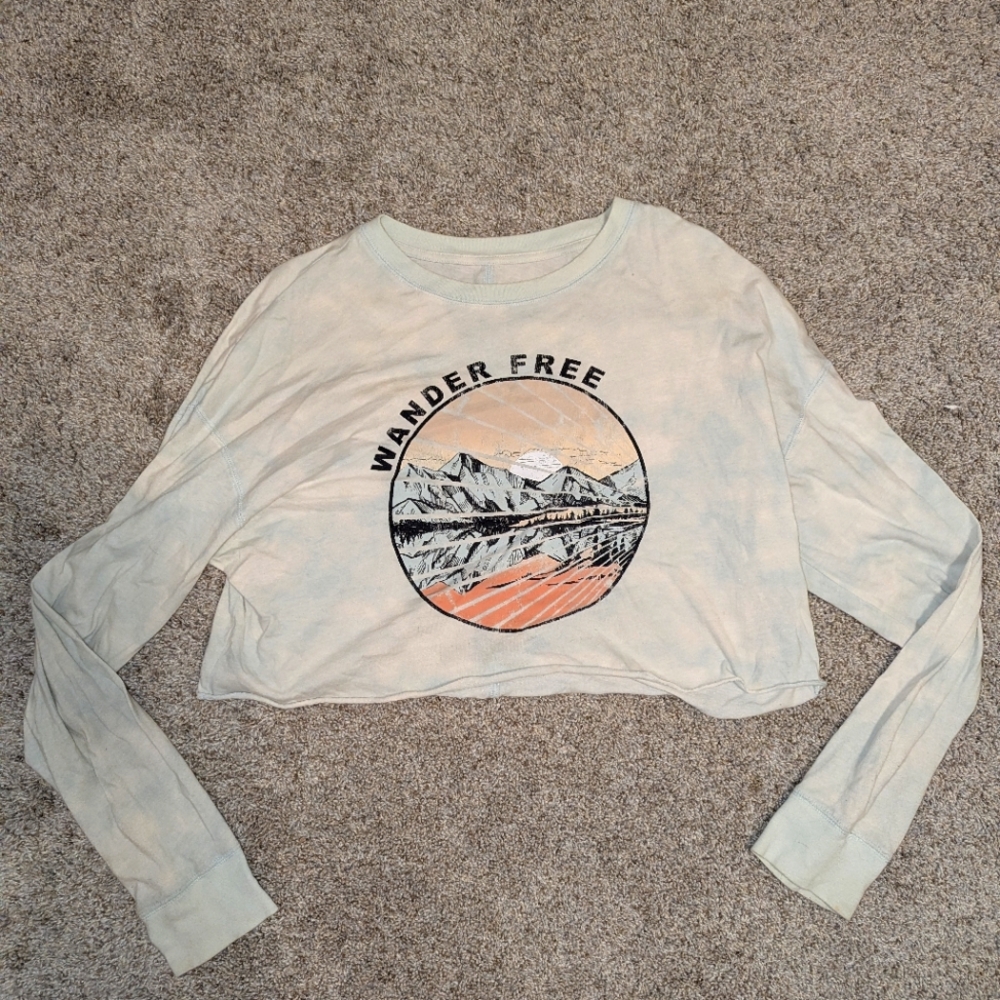 Flirtitude Long sleeve cropped shirt